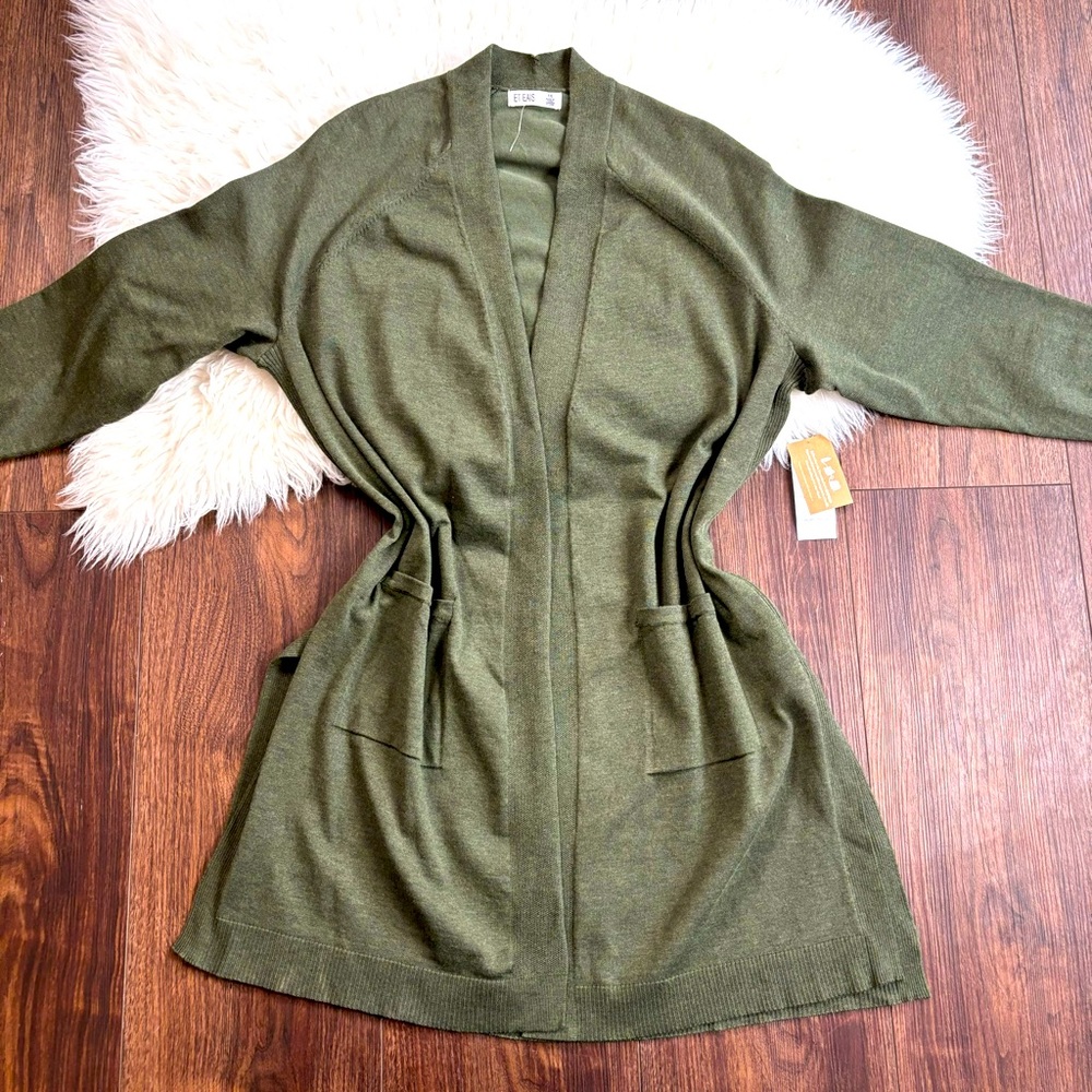 ET EAIS ~ NWT Women’s Size 1X Olive Green Long Sleeve Full Length Sweater
